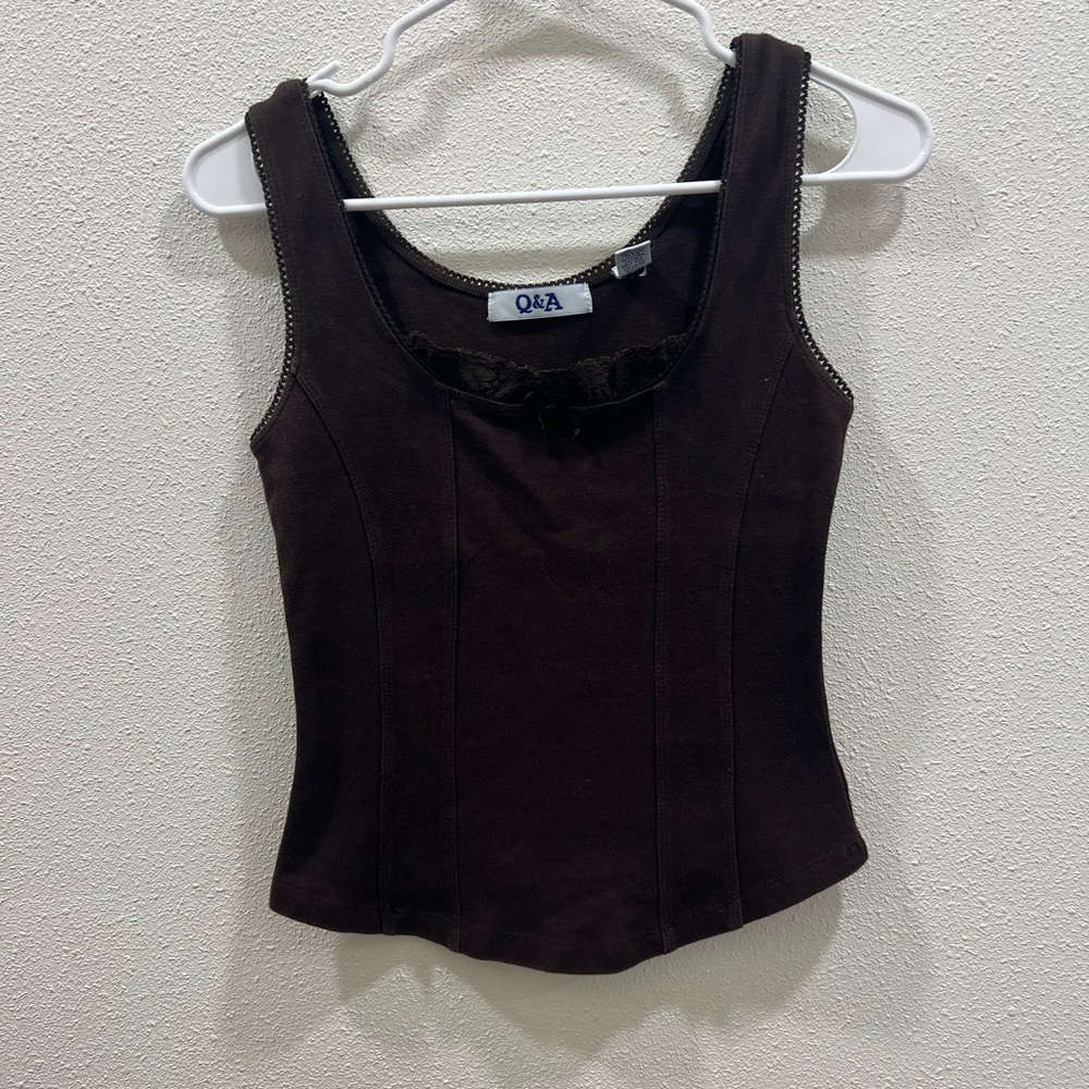 Q &A Y2K brown tank size small